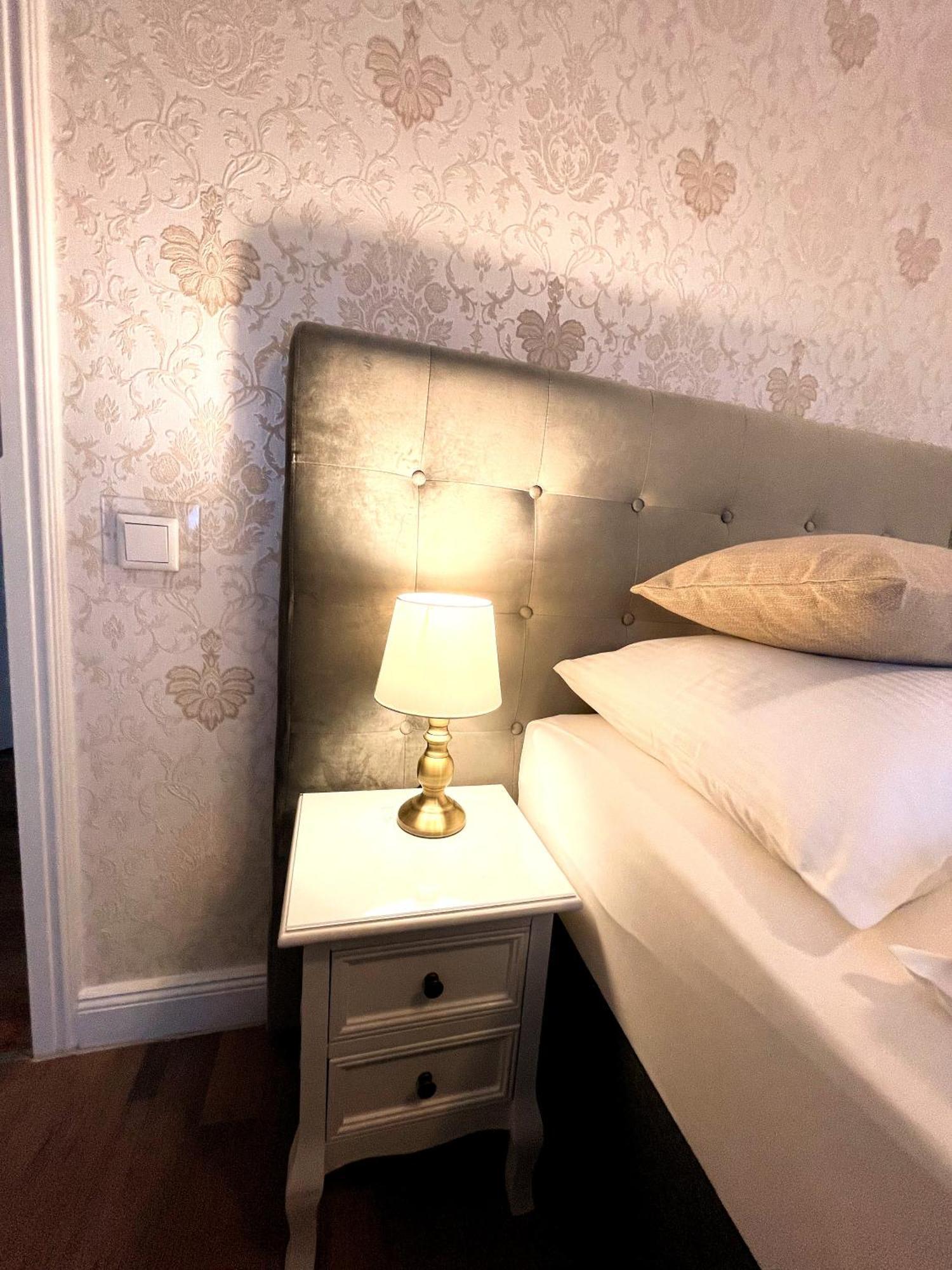 Hotel Kolossos Duesseldorf - ניאוס מראה חיצוני תמונה