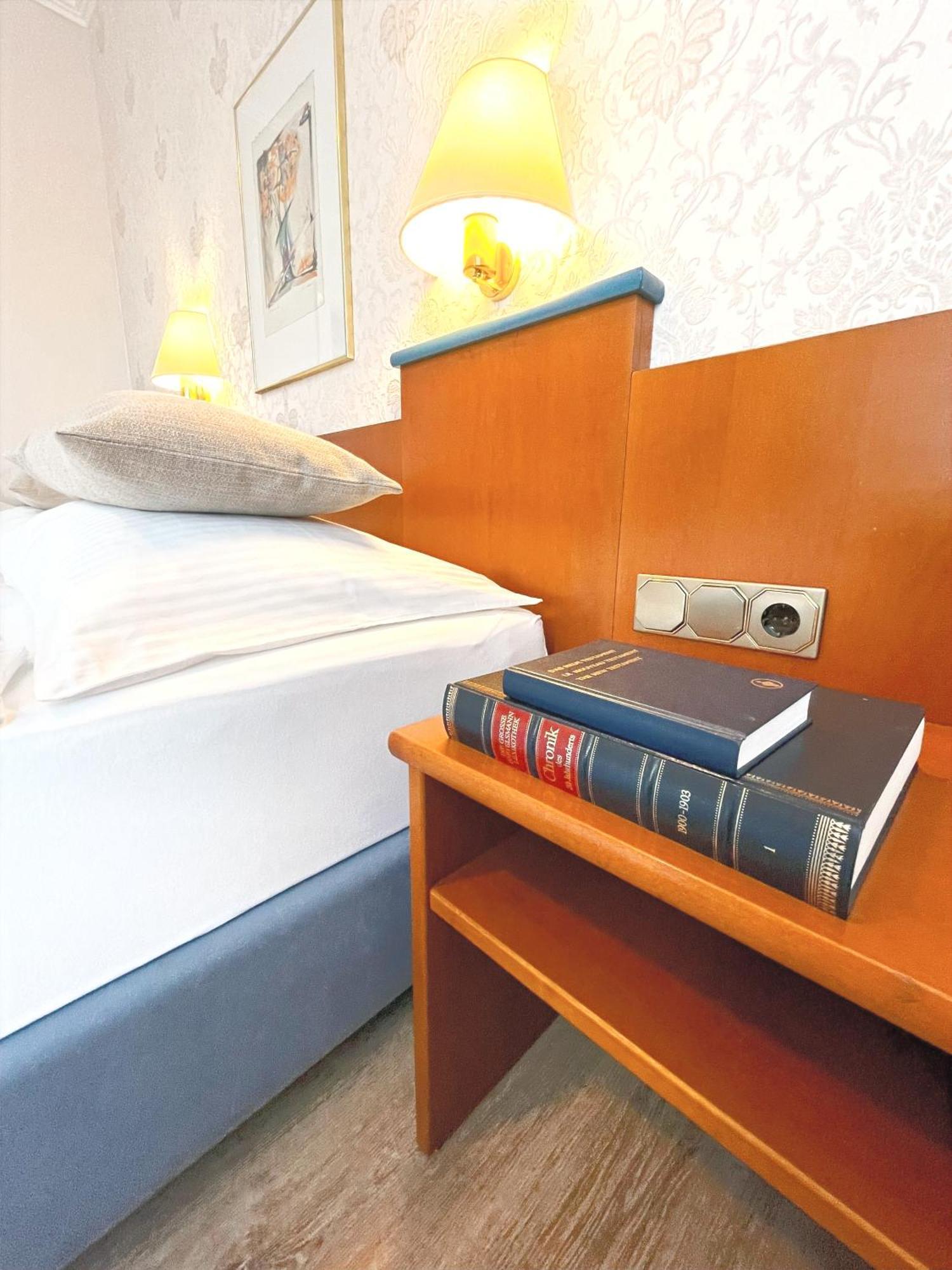 Hotel Kolossos Duesseldorf - ניאוס חדר תמונה